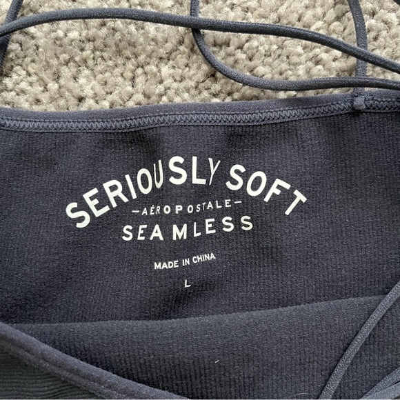 Seamless Top with Lace - Picture 3 of 4